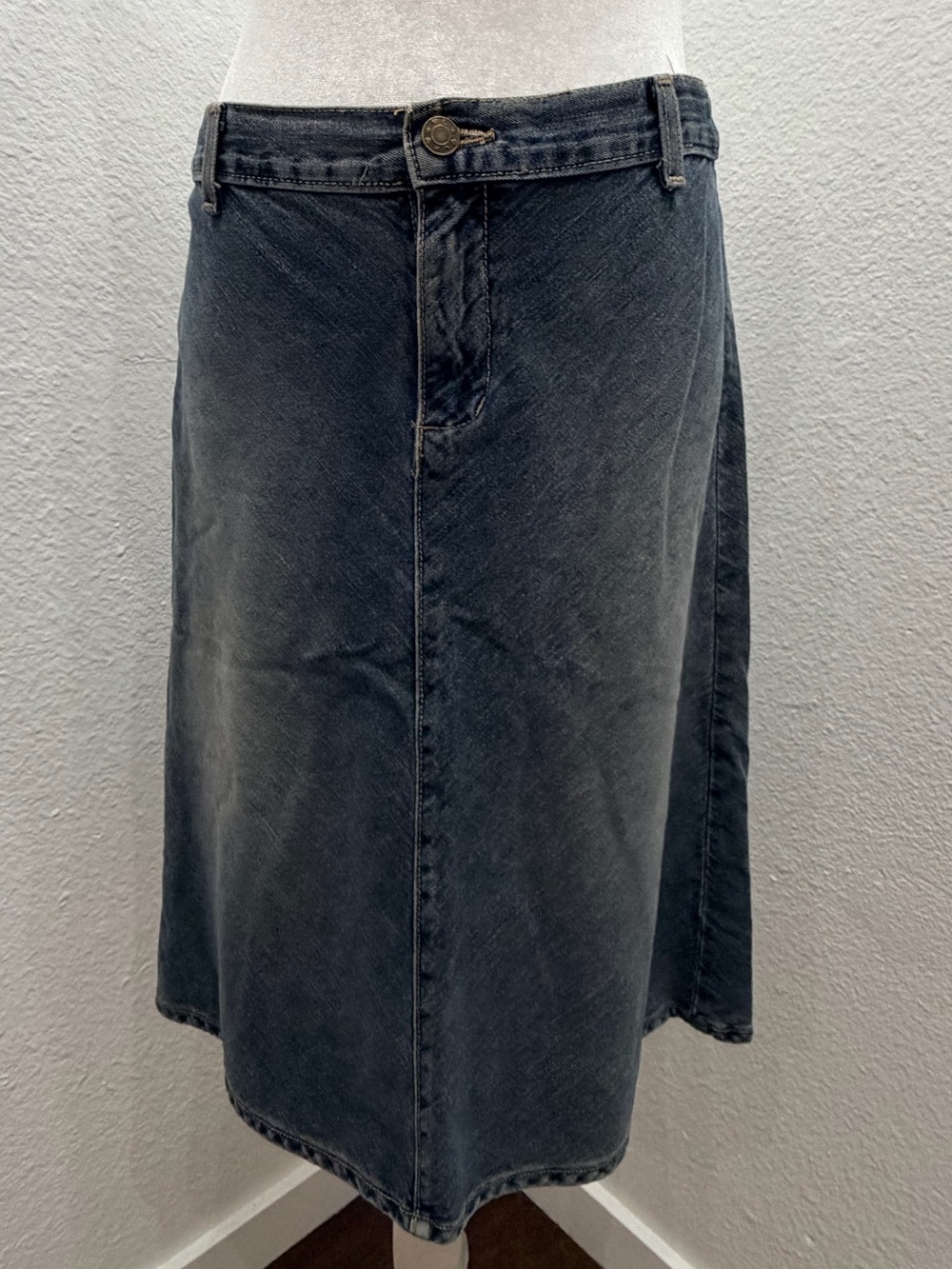 Size 6 Classic Washed Black Denim A-Line Skirt